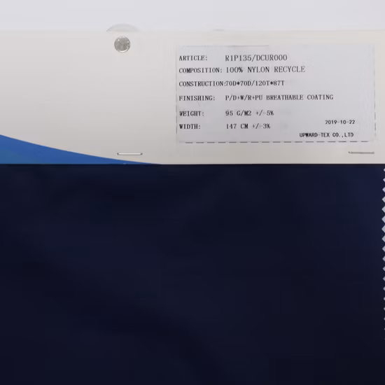 10 % Rabatt auf 70d recyceltes Nylon, einfarbig, umweltfreundlich, wasserdicht, PU, ​​klar beschichtetes Polyester, bedrucktes Textilgewebe für Kleidersackjacken