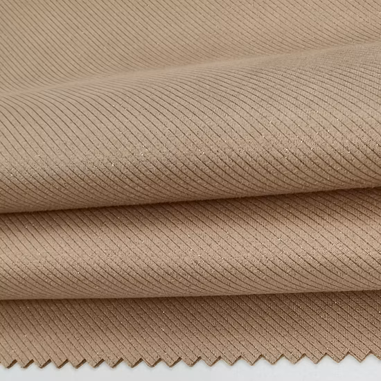 100 % recycelter Mikrofaserstoff für Handtücher, Poncho, Bademantel, Kissenbezug und Wildlederstoff (88 % Polyester, 12 % Polyamid)